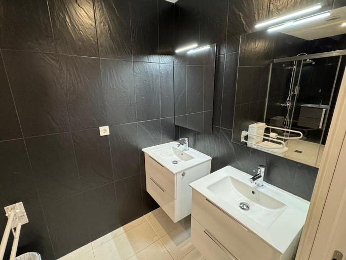 Bathroom 2, Garden City lofts, Córdoba