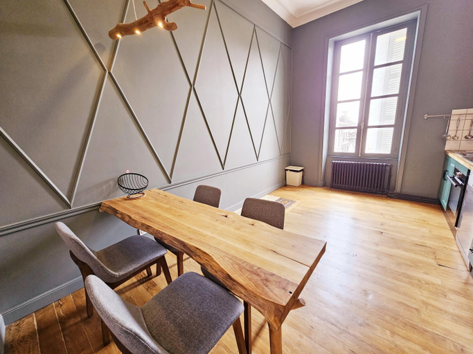 Dining Room 9