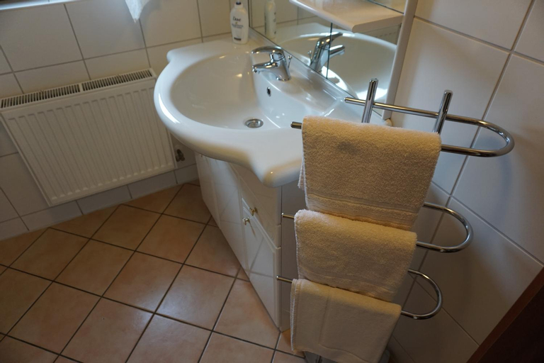 Bedroom 5, Landgasthof “Zur Alten Muhle“, Mayen-Koblenz