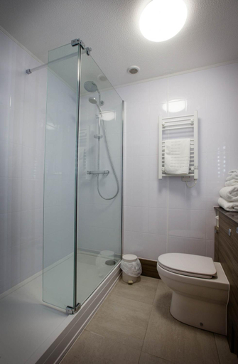 Bathroom, Orchard Lodge, North Yorkshire