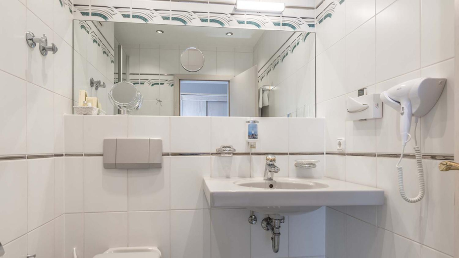 Bathroom 2, Hotel am Schlosspark, München
