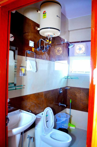 Bathroom 5, Hotel Shining Star, Shimla