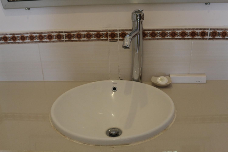 Bathroom 7
