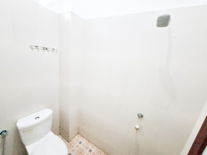 Bathroom 10
