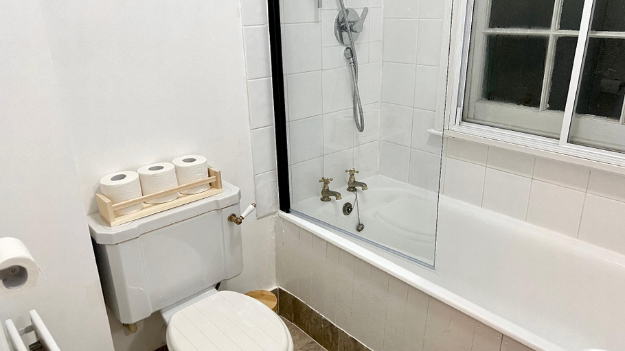 Bathroom 3, Veeve - The Westminster Courtyard Apartment, London
