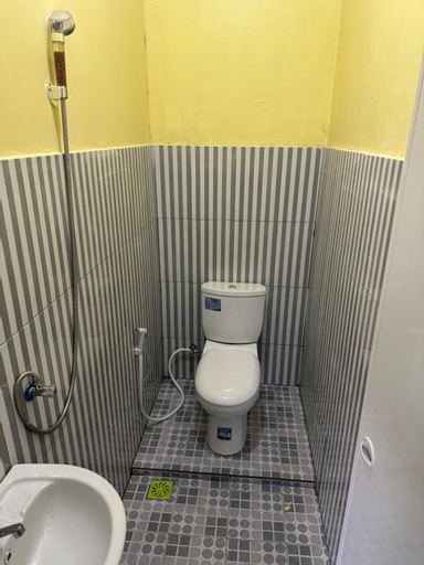 Bathroom 16