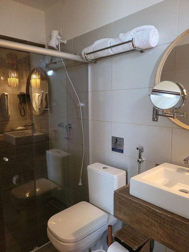 Bathroom 14