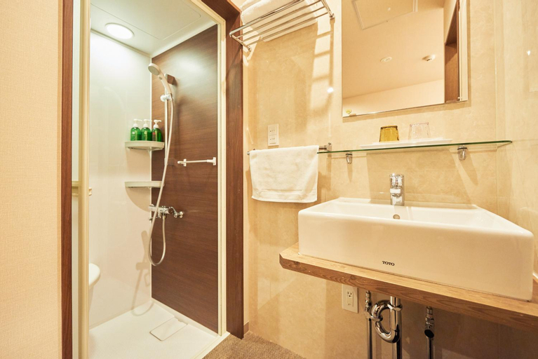 Bathroom 14