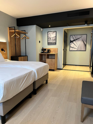 Bedroom 28