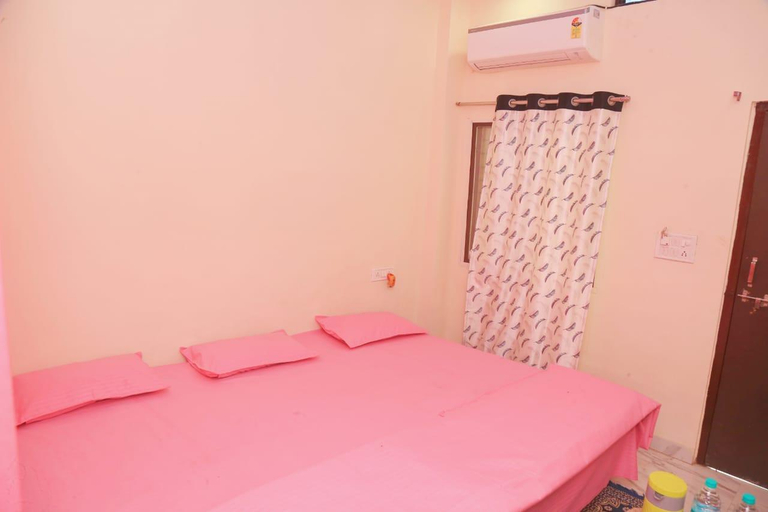 Bedroom 2, Ujjain Mahakal Dwar HomeStay Opposite Shri Nandi Dwar - Mahakal Corridor, Ujjain