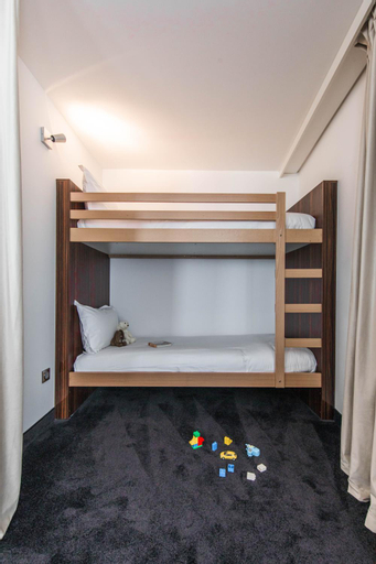 Bedroom 16