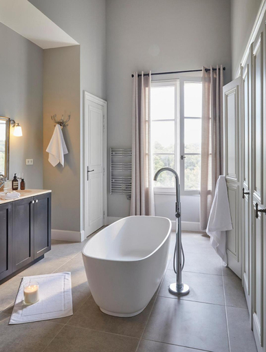 Bathroom 4, Chateau Capitoul, Aude