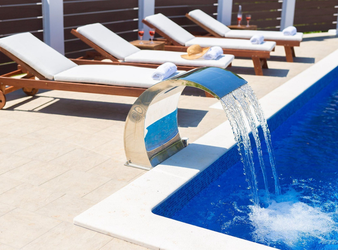 Sport & Beauty 5, Tranquil Getaway Polje Villa With Pool, Dobrinj