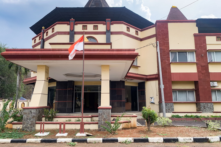 Exterior & Views 2, Hotel Mangku Putra Merak Mitra RedDoorz, Cilegon