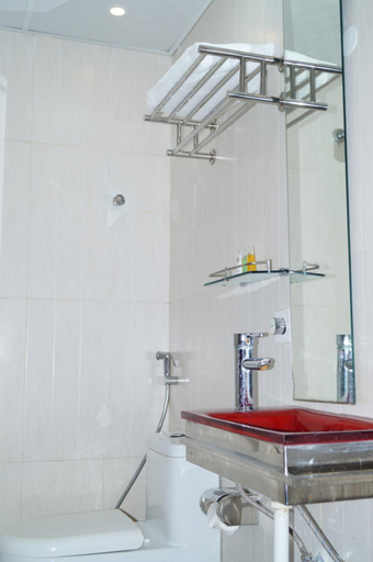 Bathroom 3, Grand Inn Hotel Apartment, Bausher