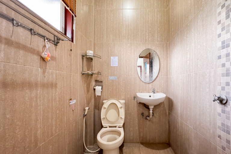 Bathroom 3, Hotel Gondang RedPartner, Cilegon
