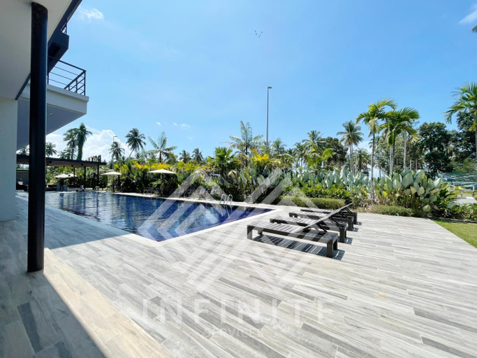 Sport & Beauty 2, Roxy Sematan Beach Townhouse Deluxe 7 ,8 ,9, 10 ,11 ,12, Lundu