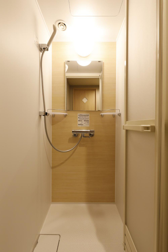 Bathroom 16