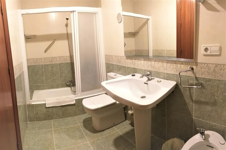 Bathroom 4, Alojamientos Pamplona, Navarra