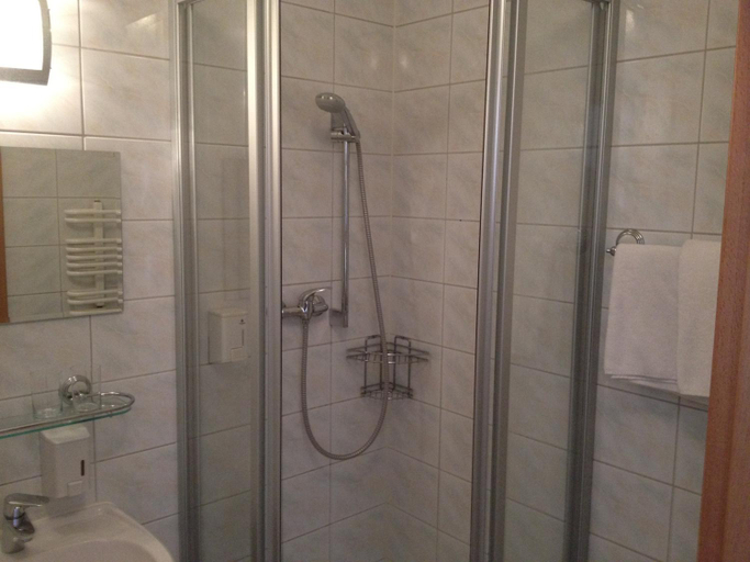 Bathroom 2, Hotel Julian, Szczecin