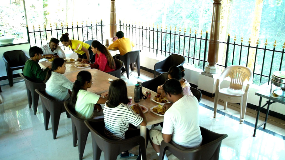 Food & Drinks 3, Staymaker q Experiences, Kodagu