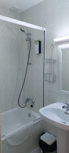 Bathroom 5, Hostal Rosales, Burgos