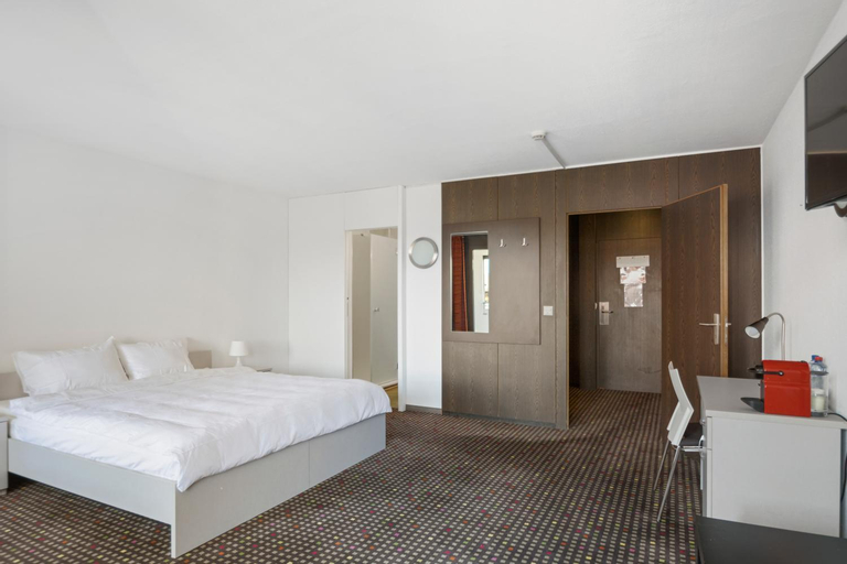 Bedroom 12