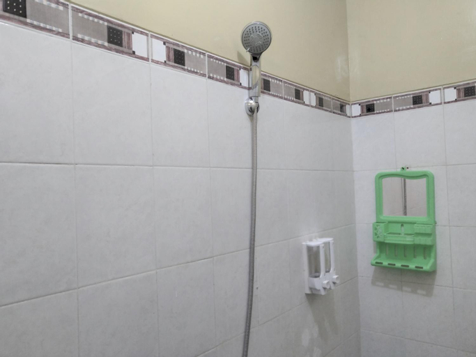 Bathroom 20