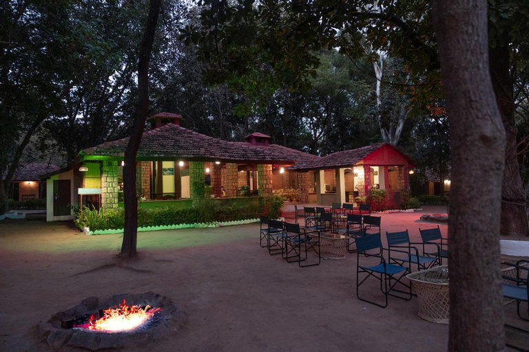 Food & Drinks 5, Tiger Trails Resorts, Umaria