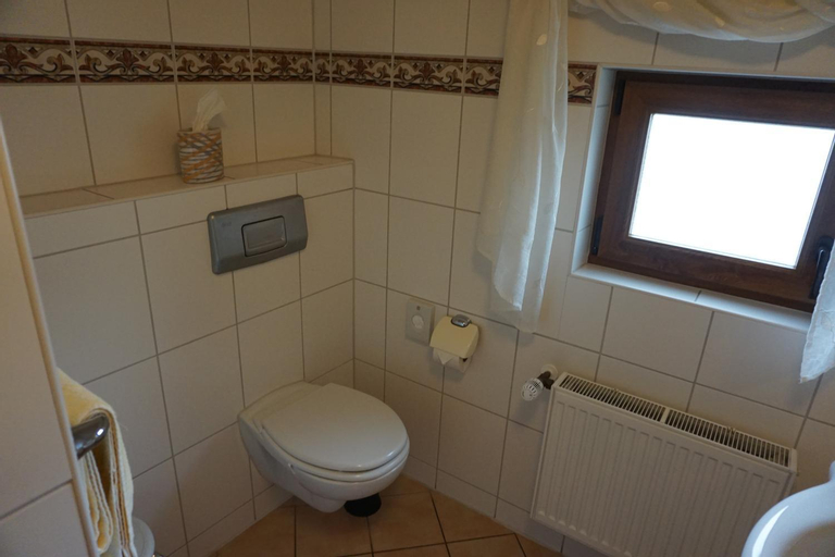 Bedroom 3, Landgasthof “Zur Alten Muhle“, Mayen-Koblenz