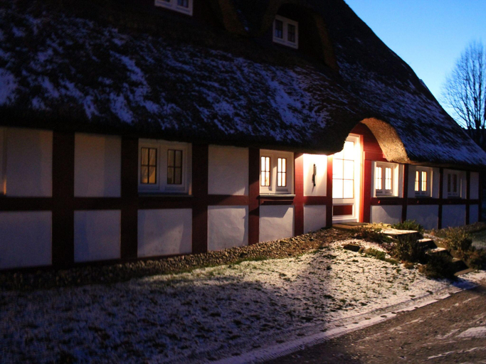 Exterior & Views 1, Geraumige Ferienwohnung mit Terrasse in Klutz, Nordwestmecklenburg