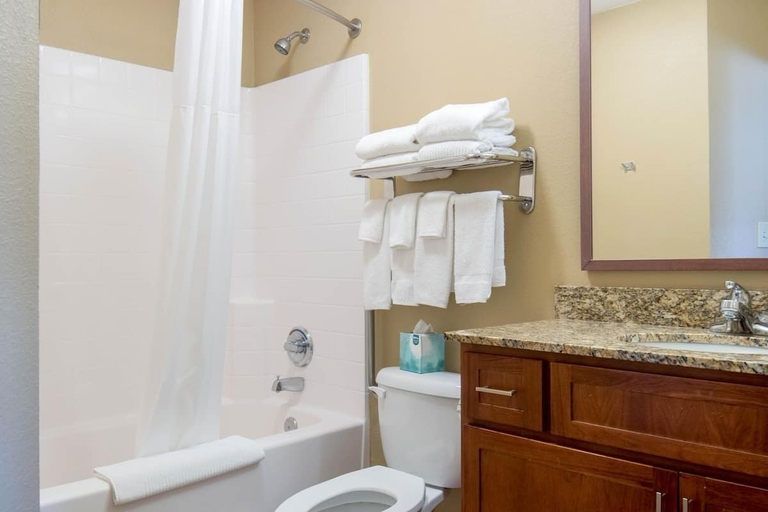 Bathroom 4, Western Slope suites, Garfield