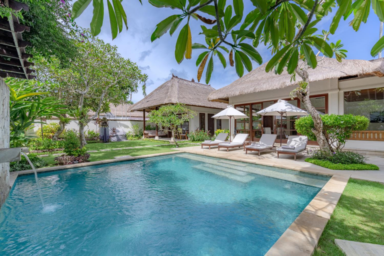 Swimming Pool 13