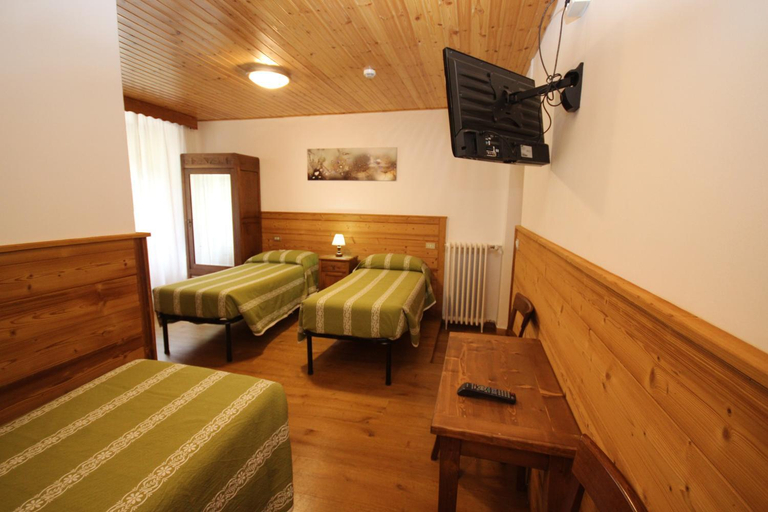 Bedroom 2, Hotel Col Du Mont, Aosta