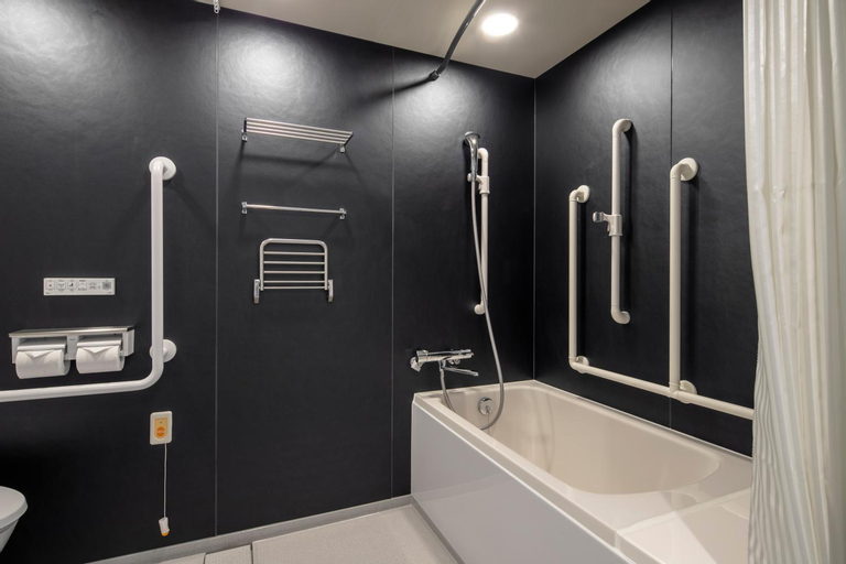 Bathroom 10
