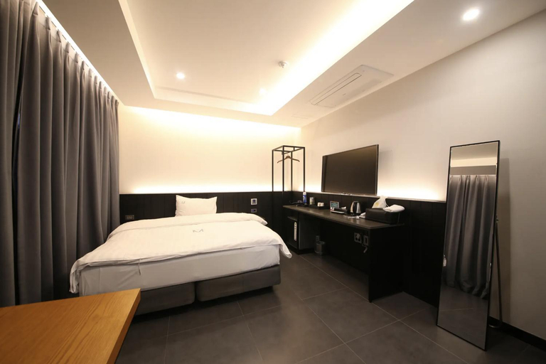 Bedroom 4, Jeju The M Hotel, Jeju