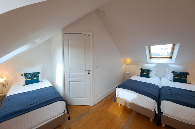 Bedroom 2, La Maison Du 6, Calvados