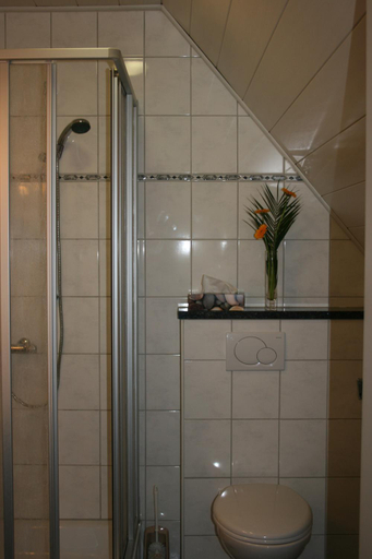 Bathroom 5, Wallfahrtswirt, Donau-Ries