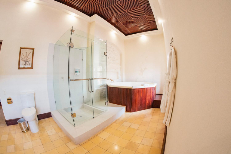 Bathroom 3, Hotel Nukari Quinta Boutique, Jala