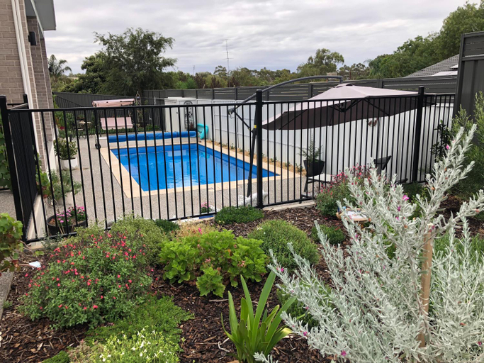 Others 4, Treveth, Barossa - Angaston