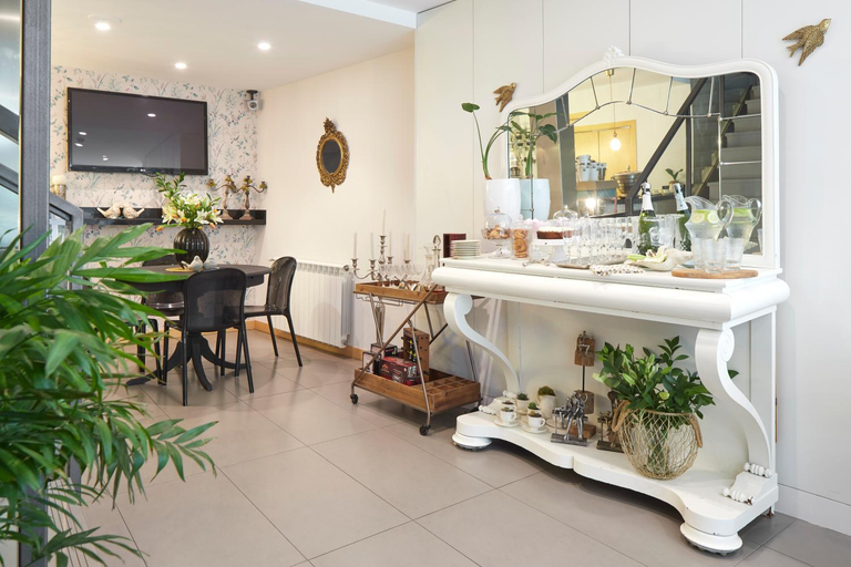 Food & Drinks 5, Hotel Boutique Txanka Erreka PARKING INCLUIDO, Guipúzcoa
