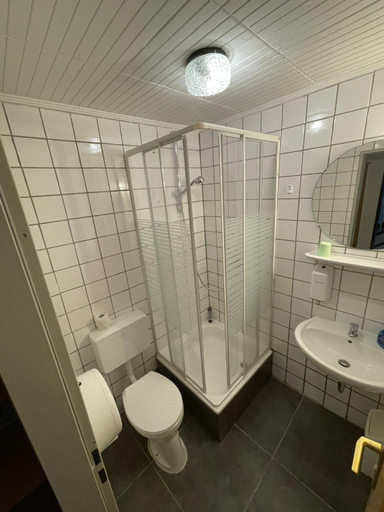 Bathroom 3, Krugers Hotel, Region Hannover