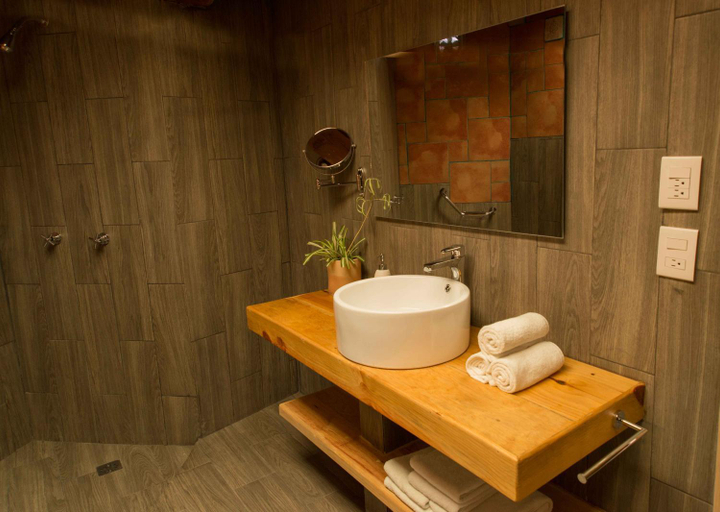 Bathroom, Hotel Bosques del Sol Suites, San Cristóbal de las Casas