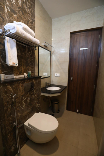 Bathroom 2, Mayuraa Residency, Kancheepuram