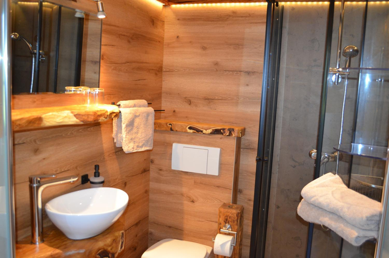 Bathroom, "Hochegg", Salzburg Umgebung
