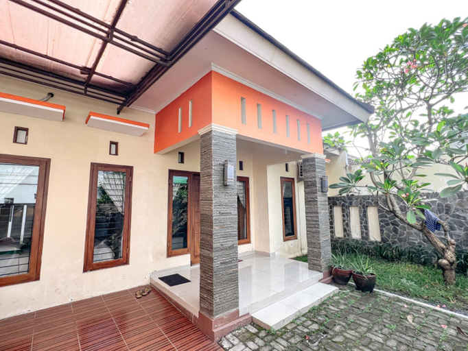 Exterior 13
