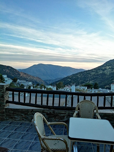 Others 5, hostal ruta de las nieves, Granada