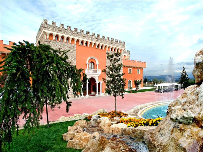 Others 2, Hotel Castello Torre in Pietra, Avellino