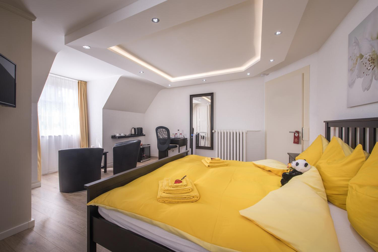 Bedroom 2, Max Aviation Villa & Apartments, Bern