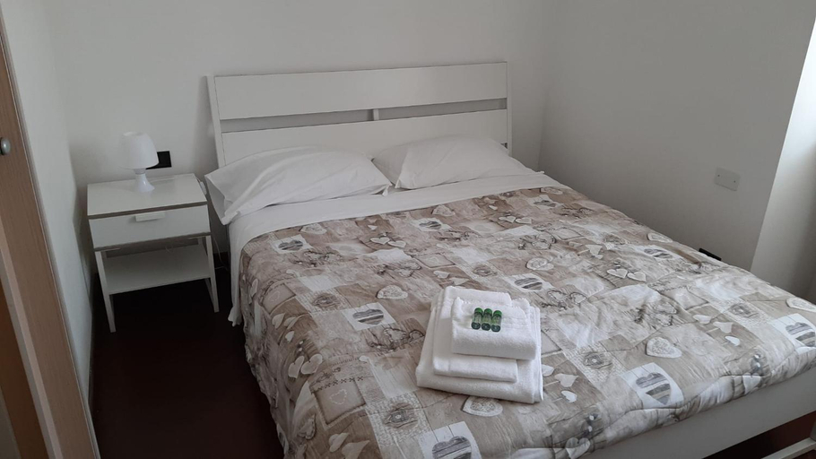 Bedroom 2, Il Caravaggio Guest House, Bergamo